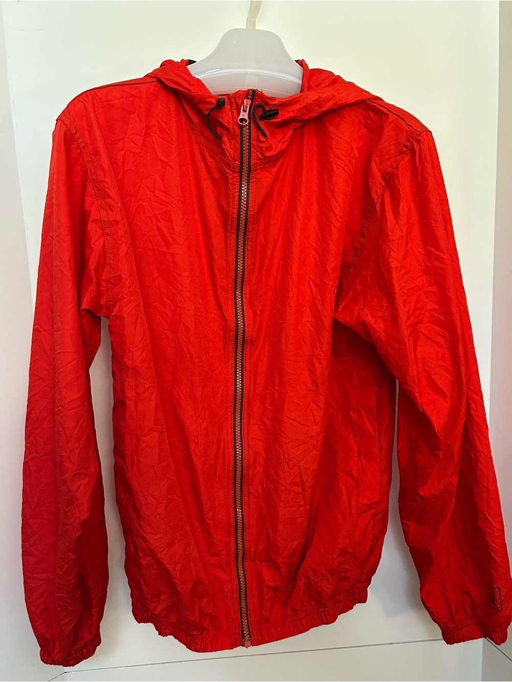 PGA Tour Men's Bright Red Hooded Windbreaker Packable Q43
